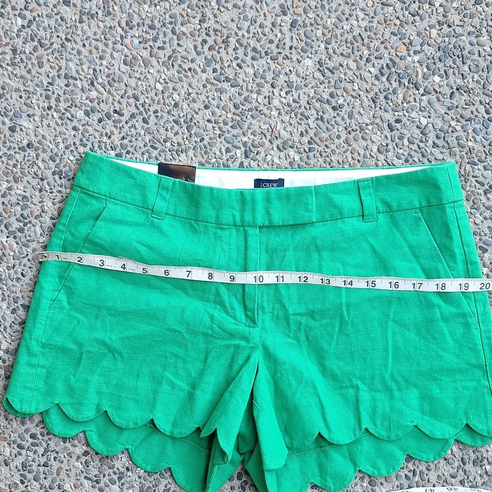 NWT 4" J. Crew Kelly Green Scalloped Hem Cotton Linen Shorts Size 10 - Picture 4 of 11